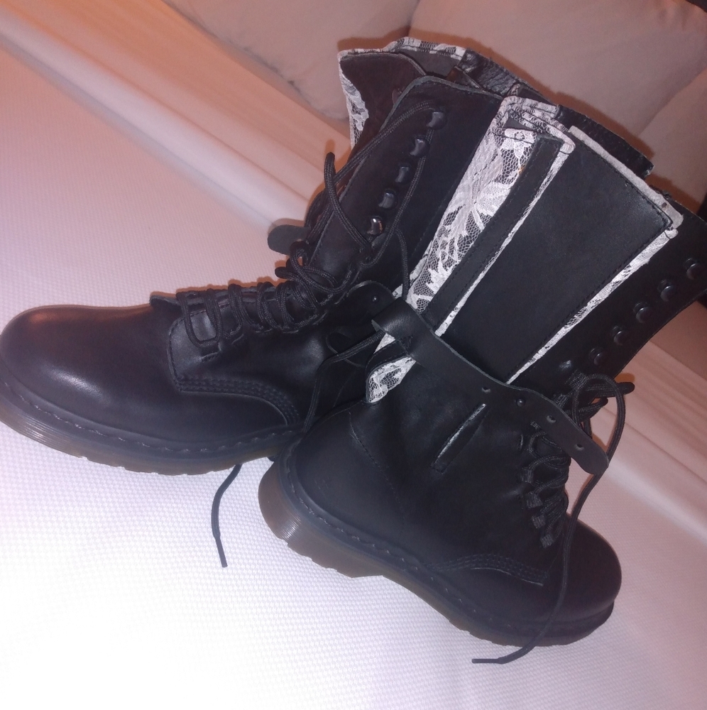 Dr Marten Boots